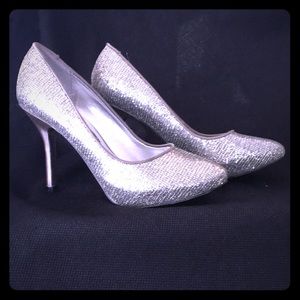 Nina Women’s Silver Shimmer Heels